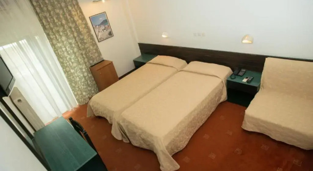 Трёхместный номер Standard Plaza Hotel