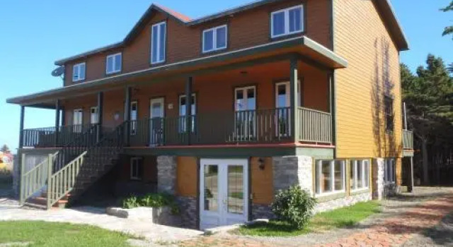 Gîte La Maison Chez J.P. Bed and Breakfast, Book Hotel Havre aux Maisons Magdalen Islands