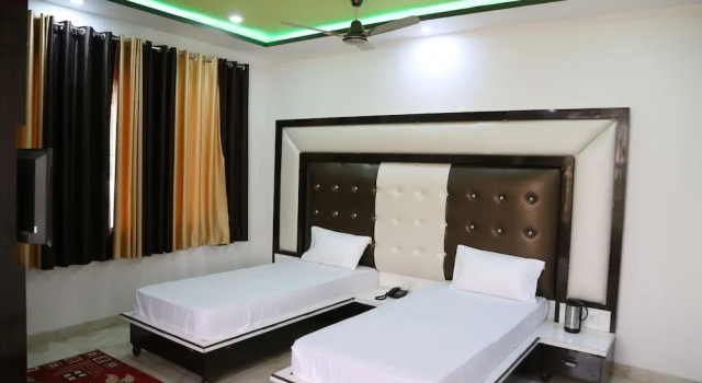 Номер Standard Hotel Dhanraj Palace