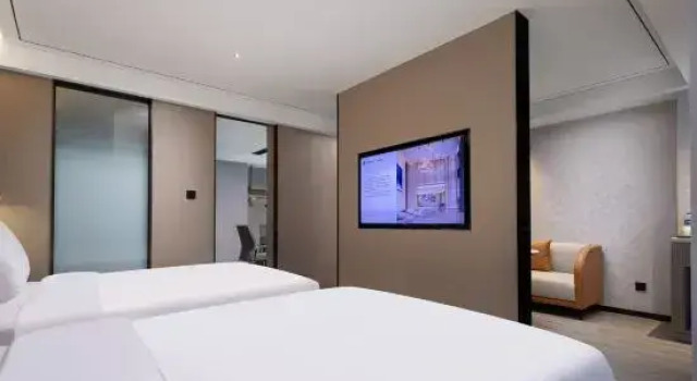 Люкс FORMONT Hotel (Yueyanglou District High-speed Railway East Station, Yueyang)