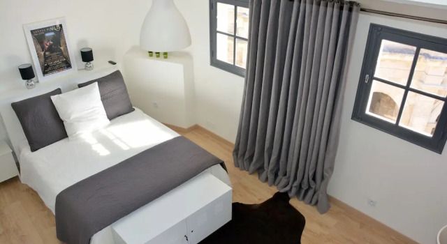 Arles Hideaway - Le Duplex des Arènes, Забронировать Отель Отели Арля с парковкой, Парковка
