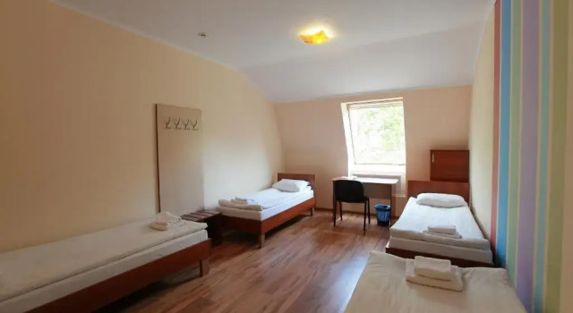 Кровать в общем номере (мужской номер) Budget Hotel Ekotel