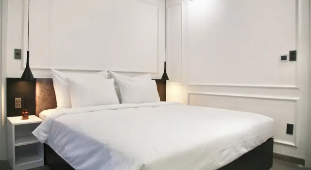 Полулюкс CityHouse- El Pino Realm at Metro Ben Thanh Market