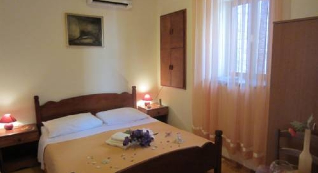 Rooms & Studio Stipcic, Забронировать Отель Трогир Ciovo Island