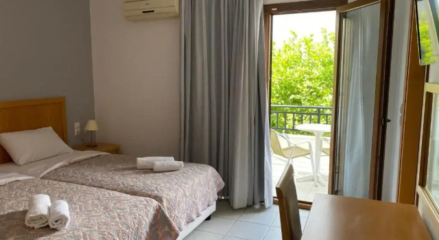 Двухместный номер Standard с видом на сад Triton Beachfront Village Hotel
