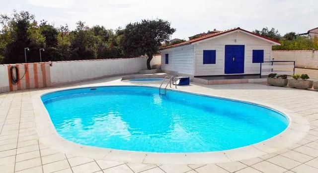 Апартаменты Apartment in Liznjan Near Bora Beach