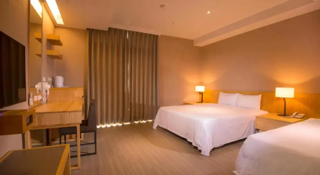 Номер Standard Asia Emperor Hotel