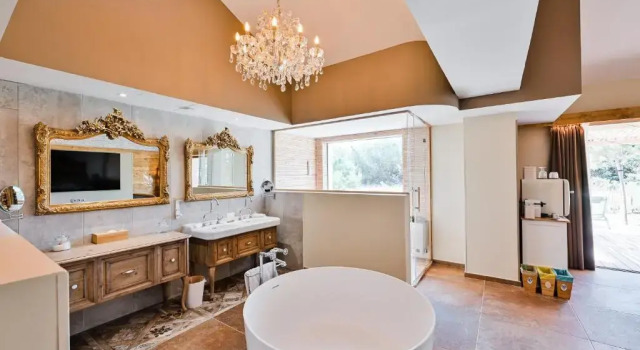 Le Hameau des Pesquiers Ecolodge, Curio Collection