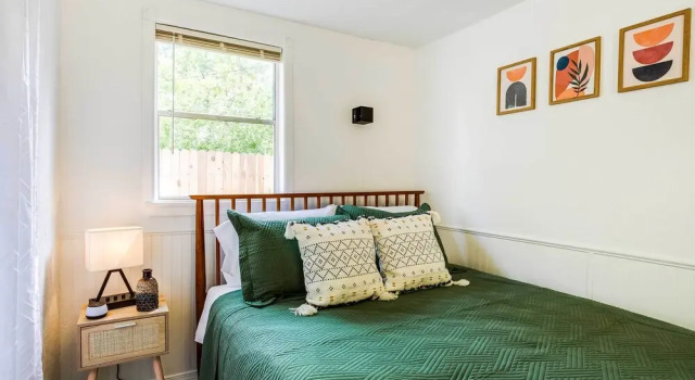 Cozy Oklahoma Getaway w/ Covered Patio, Buchen Sie Ferienhaus Cottages in Norman, Cottage