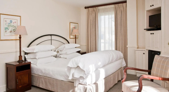 Номер Deluxe Queens Hotel by BON Hotels
