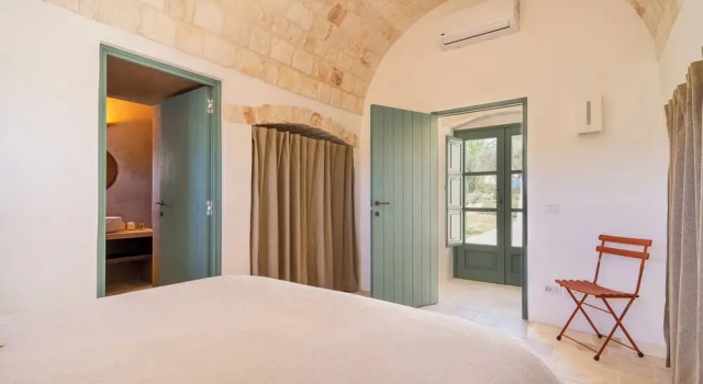 Trullo Pietra Rossa with Pool by Wonderful Italy, Buchen Sie Villa Hotels in Ostuni mit Pool, Schwimmbad