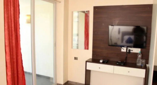 Alegria Whitehouse Mambakkam