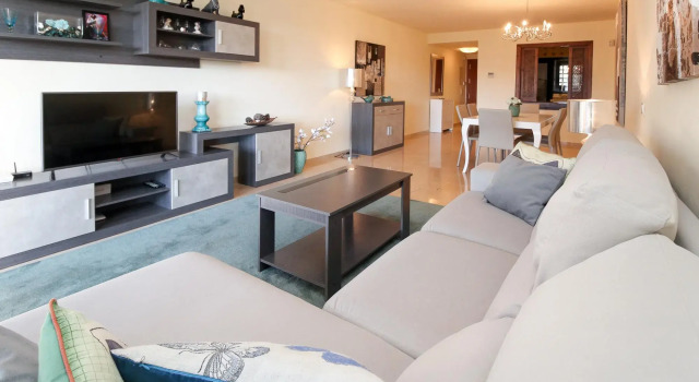 CAMPANARIO in Estepona, Забронировать Отель Отели и гостиницы Эстепона, рядом с Atalaya Golf &amp; Country Club, Отель
