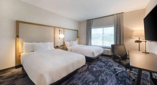 Четырёхместный номер Standard Fairfield Inn & Suites by Marriott Charlotte Belmont