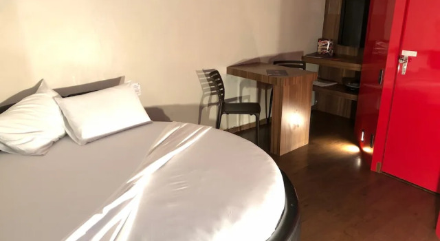 Апартаменты Deluxe Snob Motel