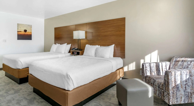 Четырёхместный номер Standard Best Western PLUS Lake Front Hotel