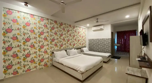 Hotel Motera Inn