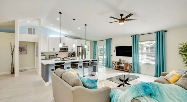 Palm Coast Home w/ Heated Pool: 3 Mi to Beach!, Забронировать Дом для отпуска Коттеджи Палм-Кост, Коттедж