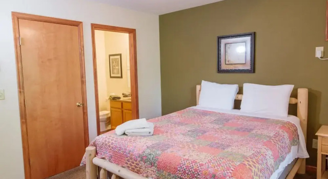 Boulder Field Lodge ~ HOT TUB ~ Free Linens, Reserva ahora Hotel Lake Harmony Carbon County