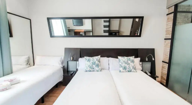 Трёхместный номер Petit Palace Ruzafa