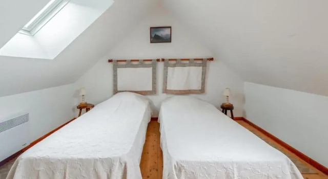 Maison de 2 chambres avec vue sur la mer jardin amenage et wifi a Paimpol, Rezerwuj Hotel  