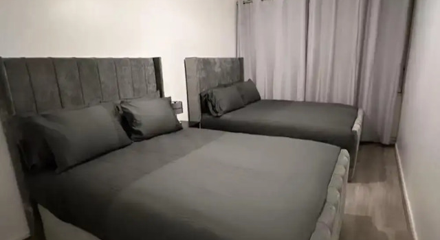 New! Xtra Large 4 Bedroom Up to 14 Guests