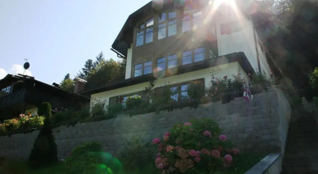 Haus Bergfrieden, Varaa Hotelli Hotellit Baijeri pysäköinnillä, Pysäköinti