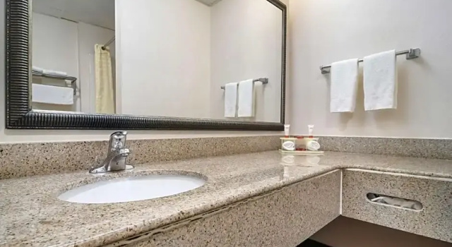 Люкс SureStay Plus by Best Western Tarboro-Kingsboro