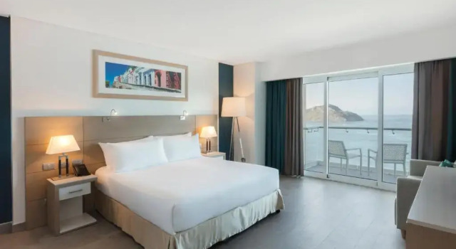 Двухместный люкс c 1 комнатой DoubleTree by Hilton Mazatlan, SIN