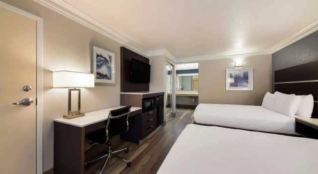 Четырёхместный номер Standard Best Western Inn & Suites Lemoore