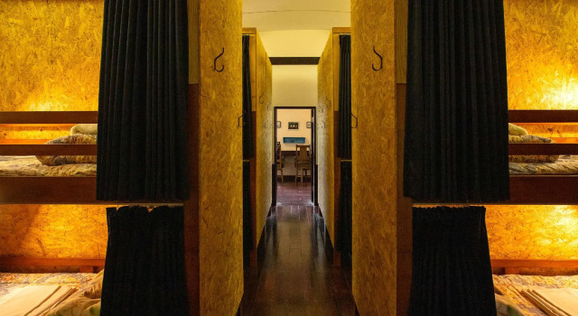 Кровать в общем номере Guesthouse LAMP Bungoohno