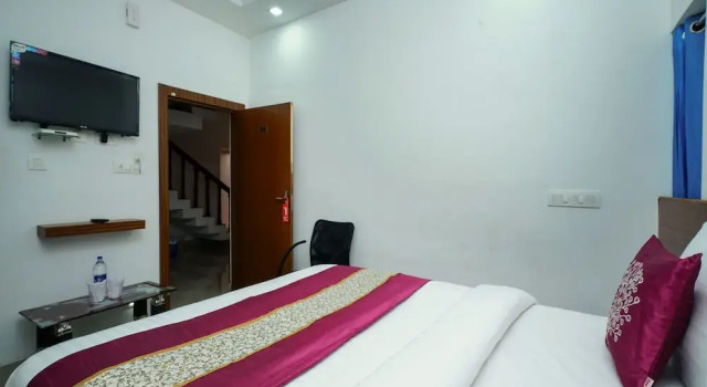 OYO 14841 Indra Holiday Home, Varaa Hotelli Kalpetta 