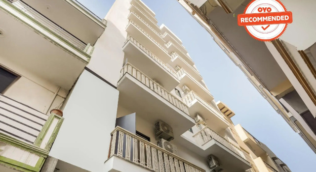 Collection O 45795  Le Noida Hotel, Near Sector 76 Metro Station., Забронировать Отель Нойда штат Уттар-Прадеш