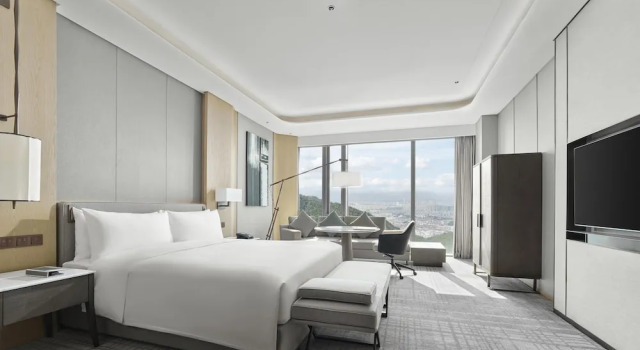 Номер Deluxe с видом на горы Hilton Zhuji