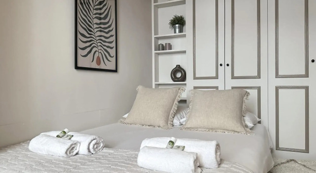 B 511 - Best deal in the center of Paris, Забронировать Отель Париж Иль-де-Франс, рядом с Станция метро Rambuteau