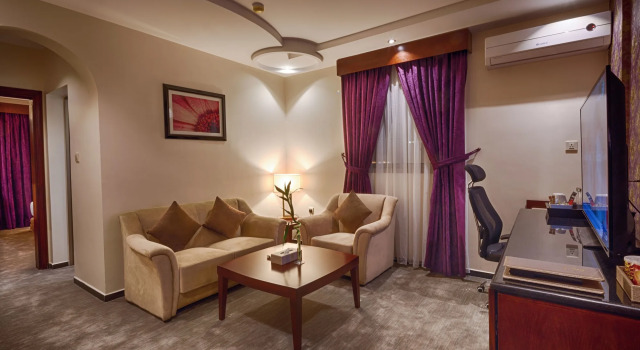 Lavona Hotel