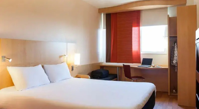 Кровать в общем номере Ibis Budget Barcelona Viladecans
