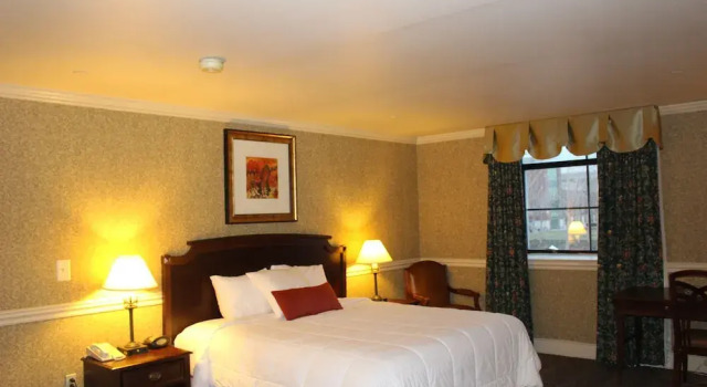 Roberts Riverwalk Hotel Detroit
