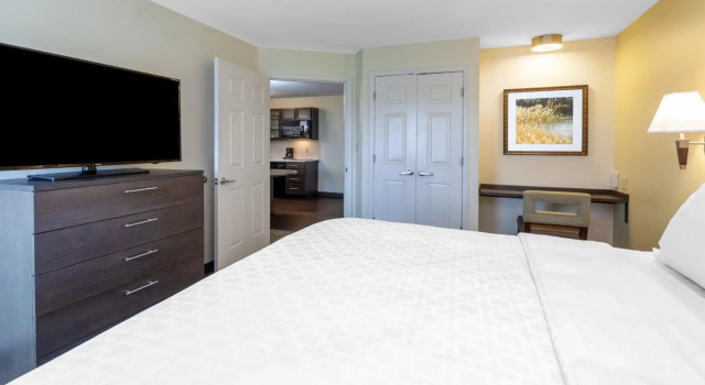 Candlewood Suites Kalamazoo, an IHG Hotel, Buchen Sie Hotel Kalamazoo Michigan