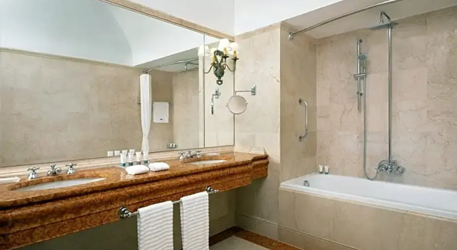Двухместный полулюкс Arno River view The Excelsior, a Luxury Collection Hotel, Florence