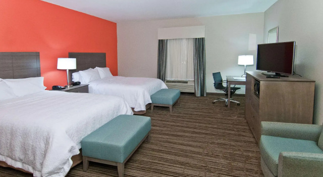Четырёхместный номер Standard Hampton Inn & Suites Pensacola/I-10 Pine Forest Road