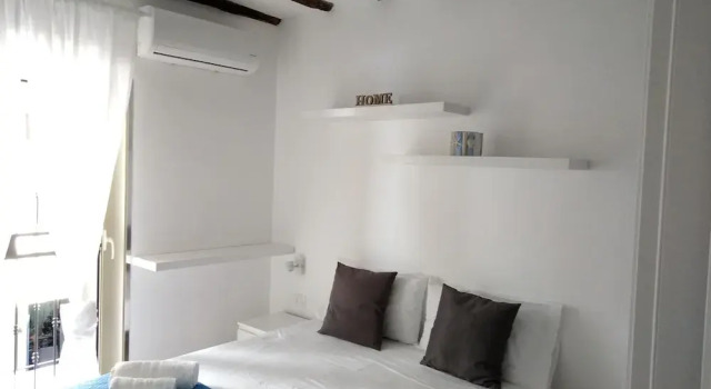 Meschita Apartment, Забронировать Апартаменты/квартира Отели Палермо с парковкой, рядом с Кафедральный собор, Парковка