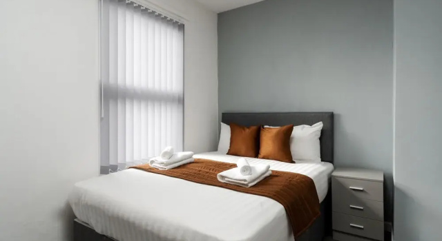 Vichy - Strathcona Suites, 3 Beds Houses in Wavertree, Varaa Lomakoti Mökit kohteessa Merseyside, Mökki