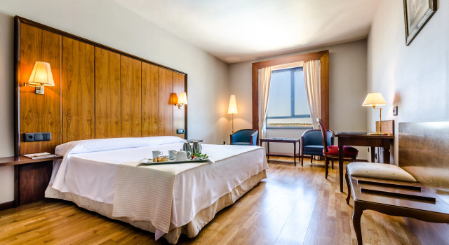 Salamanca Forum - Hotel Doña Brígida, Забронировать Отель Вильямайор 
