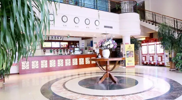 GreenTree Inn Rizhao Yantai Road, Prenota Hotel Hotel a Shandong con parcheggio, Parcheggio