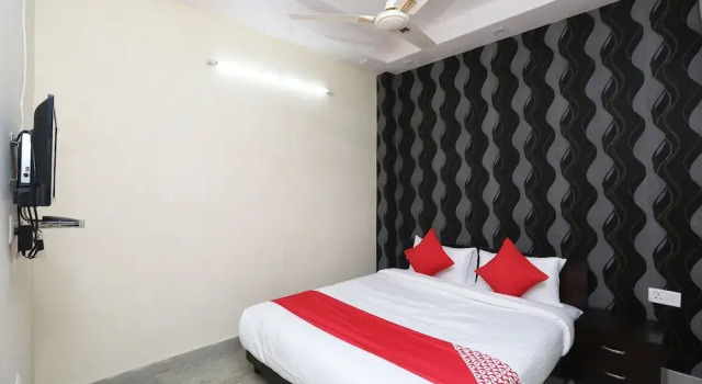 Happy Stay by OYO Rooms, Забронировать Отель Отели Шахдара 3 звезды, 3*