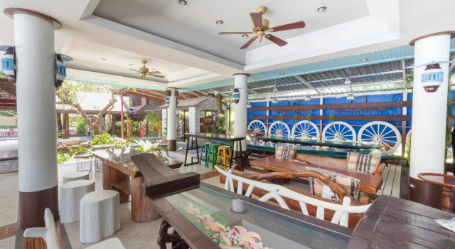 Capital O 418 Saksaitarn Resort, Buchen Sie Resort Hotels in Nikhom Phatthana mit Pool, Schwimmbad