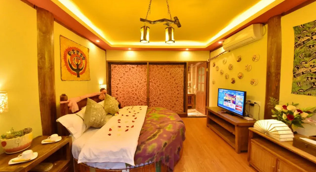 LiJiang NO.158 Yard Inn, Prenota Bed & breakfast Hotel a Lijiang con parcheggio, Parcheggio