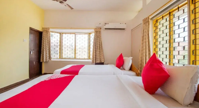 Oyo 39999 Space Ville, Rezerwuj Hotel Hotele w Andhra Pradesh z parkingiem, Parking