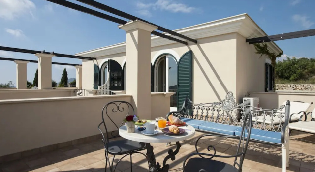 Люкс с балконом Collina Degli Ulivi B&B